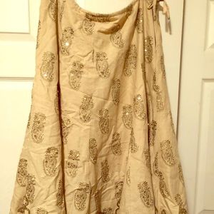 Beautiful beige and gold sequins flare skirt. Sz16